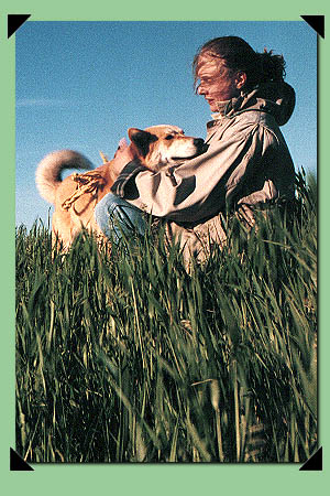 Pippin in long grass